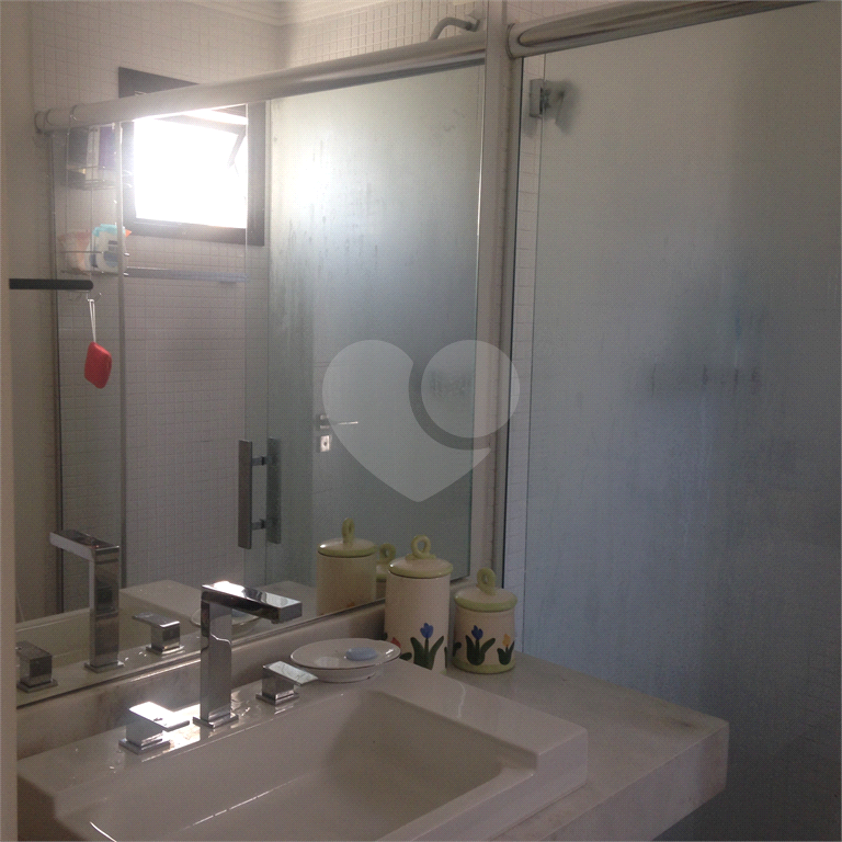 Cobertura com piscina e 3 vagas.