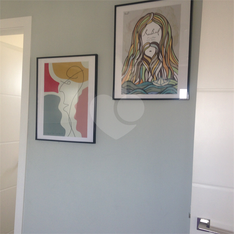 Cobertura com piscina e 3 vagas.