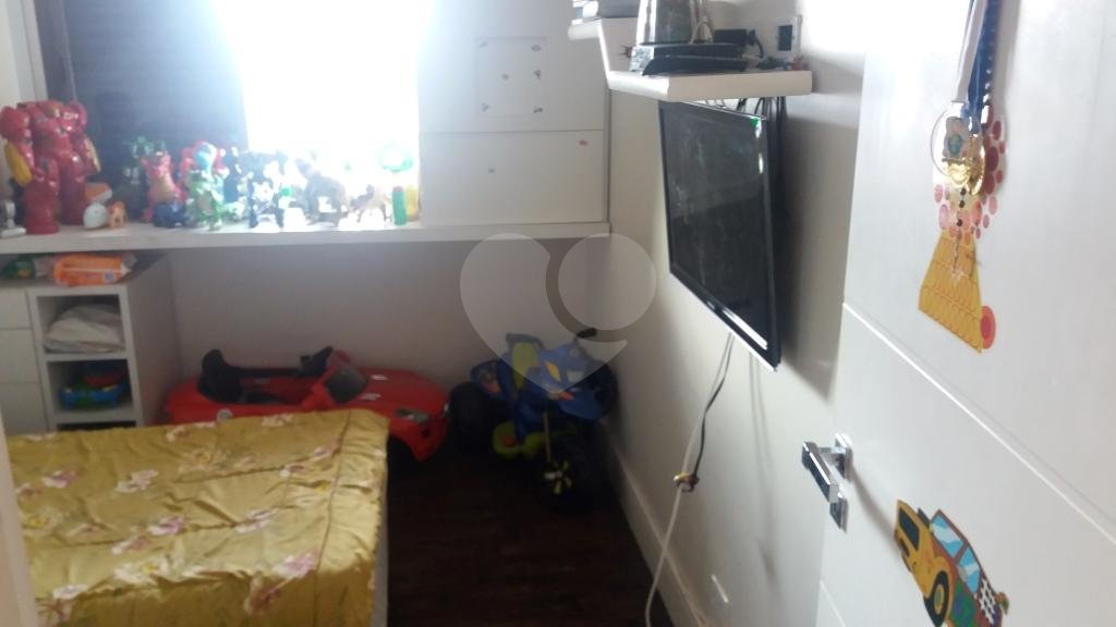 Apartamento à venda com 3 quartos, 227m² - Foto 4