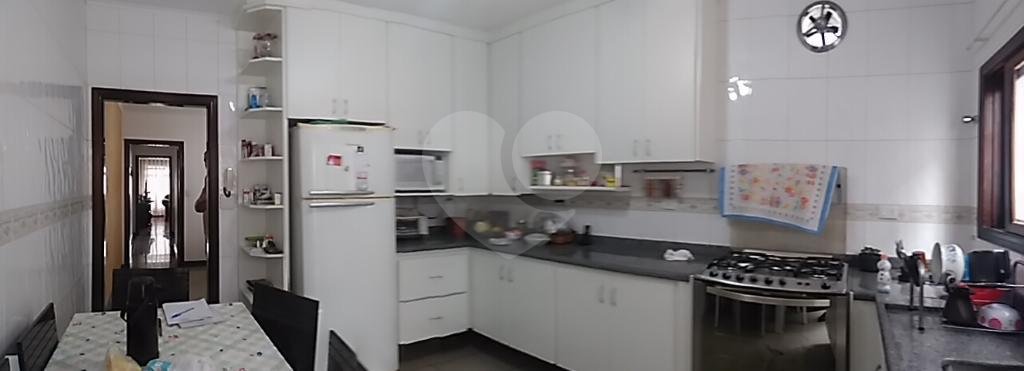 Sobrado à venda e aluguel com 3 quartos, 198m² - Foto 17