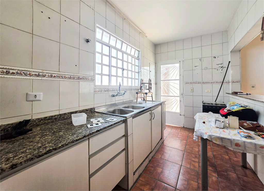 Excelente sobrado com 3 dormitorios rua tranquila passagem so dos moradores