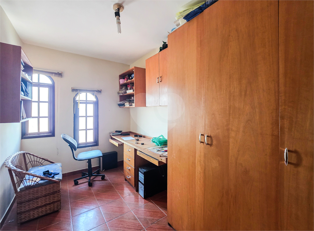 Excelente sobrado com 3 dormitorios rua tranquila passagem so dos moradores