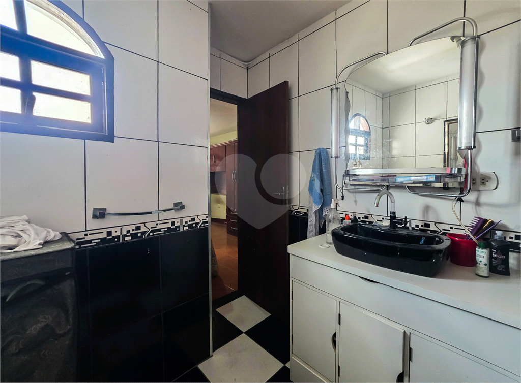 Excelente sobrado com 3 dormitorios rua tranquila passagem so dos moradores