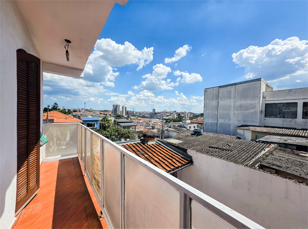 Excelente sobrado com 3 dormitorios rua tranquila passagem so dos moradores