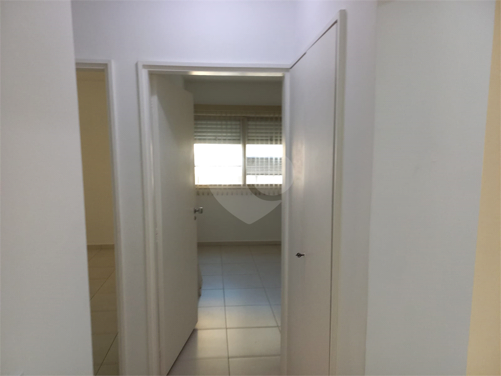 APARTAMENTO em PERDIZES