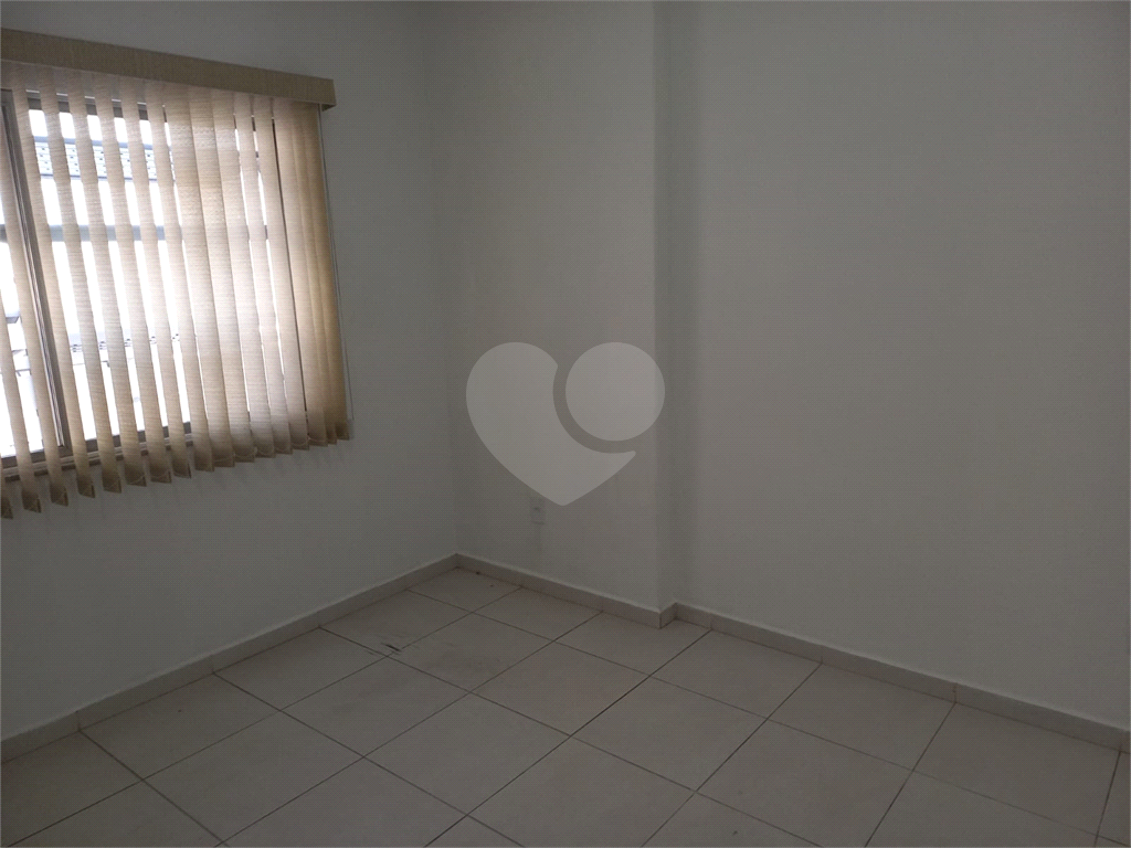 APARTAMENTO em PERDIZES