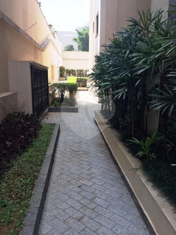  APARTAMENTO NA POMPEIA 2 QUARTOS COM AR CONDICIONADO E 2 VAGAS!