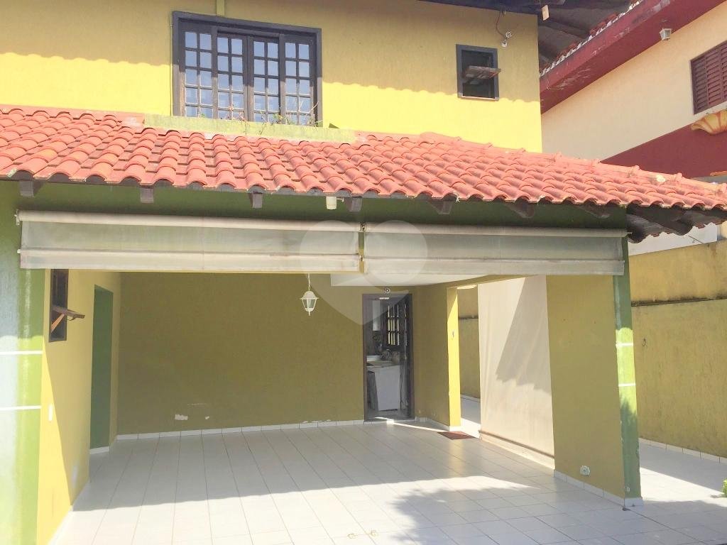 Casa para venda em Curitiba