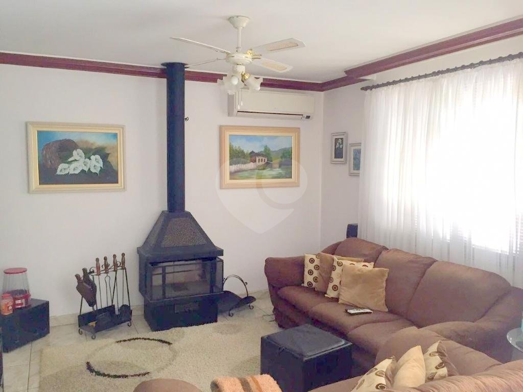 Casa para venda em Curitiba