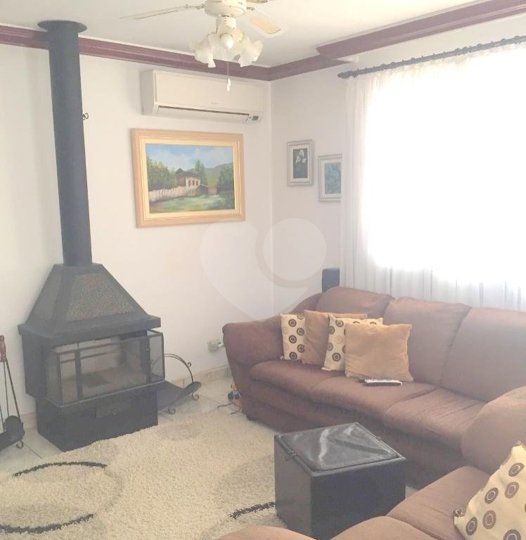 Casa para venda em Curitiba