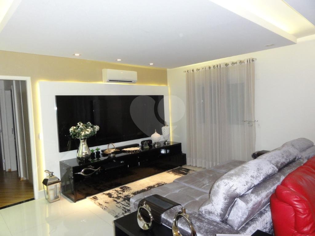 APARTAMENTO em SANTANA