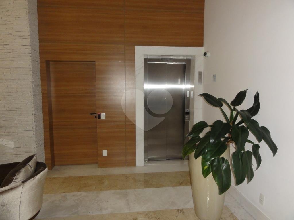APARTAMENTO em SANTANA