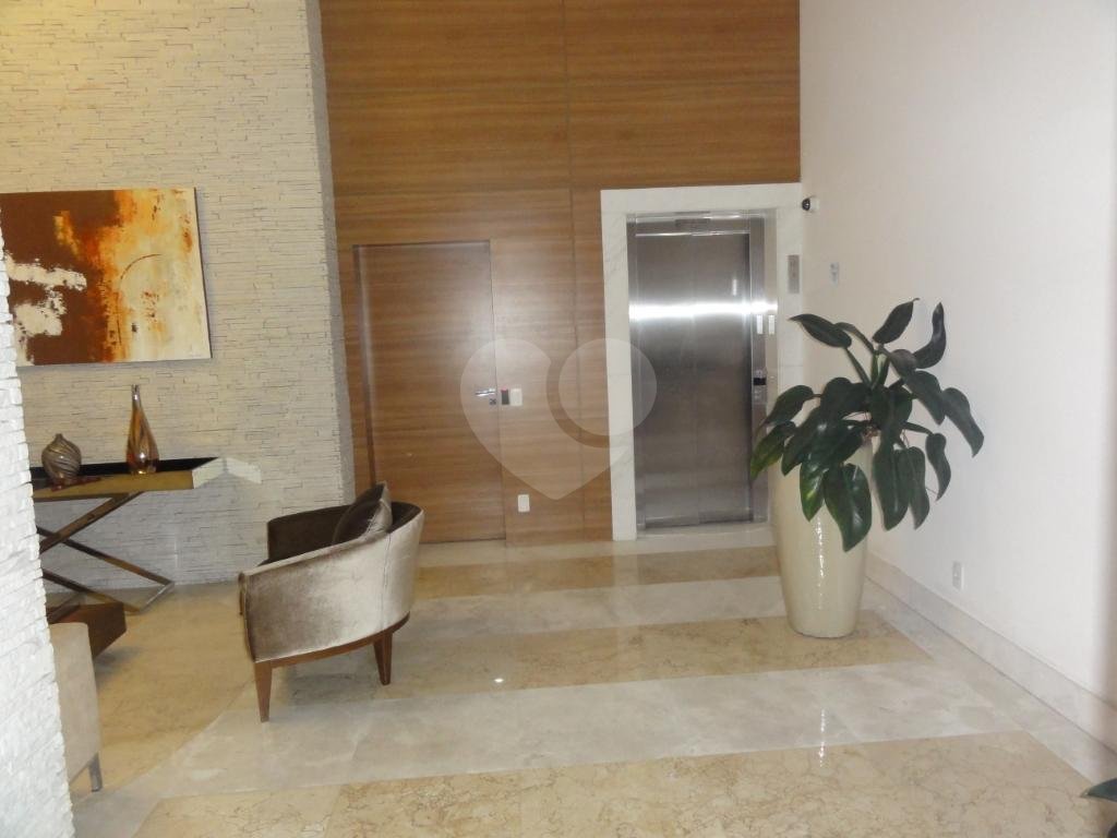 APARTAMENTO em SANTANA