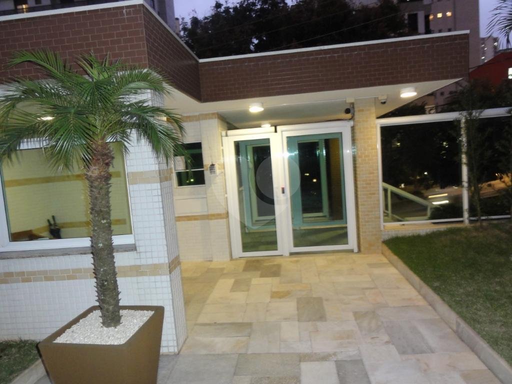 APARTAMENTO em SANTANA