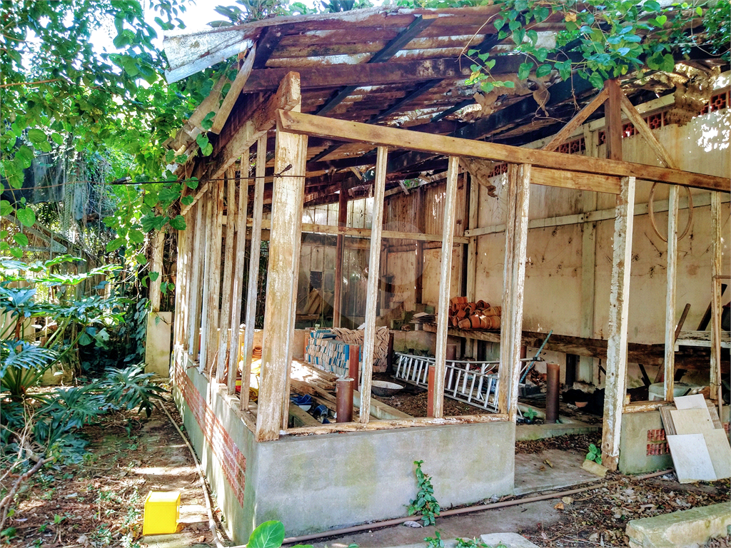 Ótimo terreno 25 x 50 para construir condomínio. 