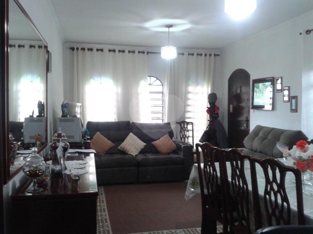 Casa à venda na Vila Mazzei em local tranquilo