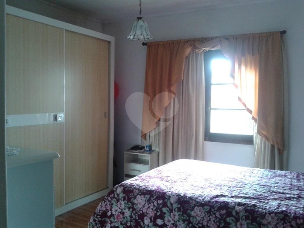 Casa à venda na Vila Mazzei em local tranquilo