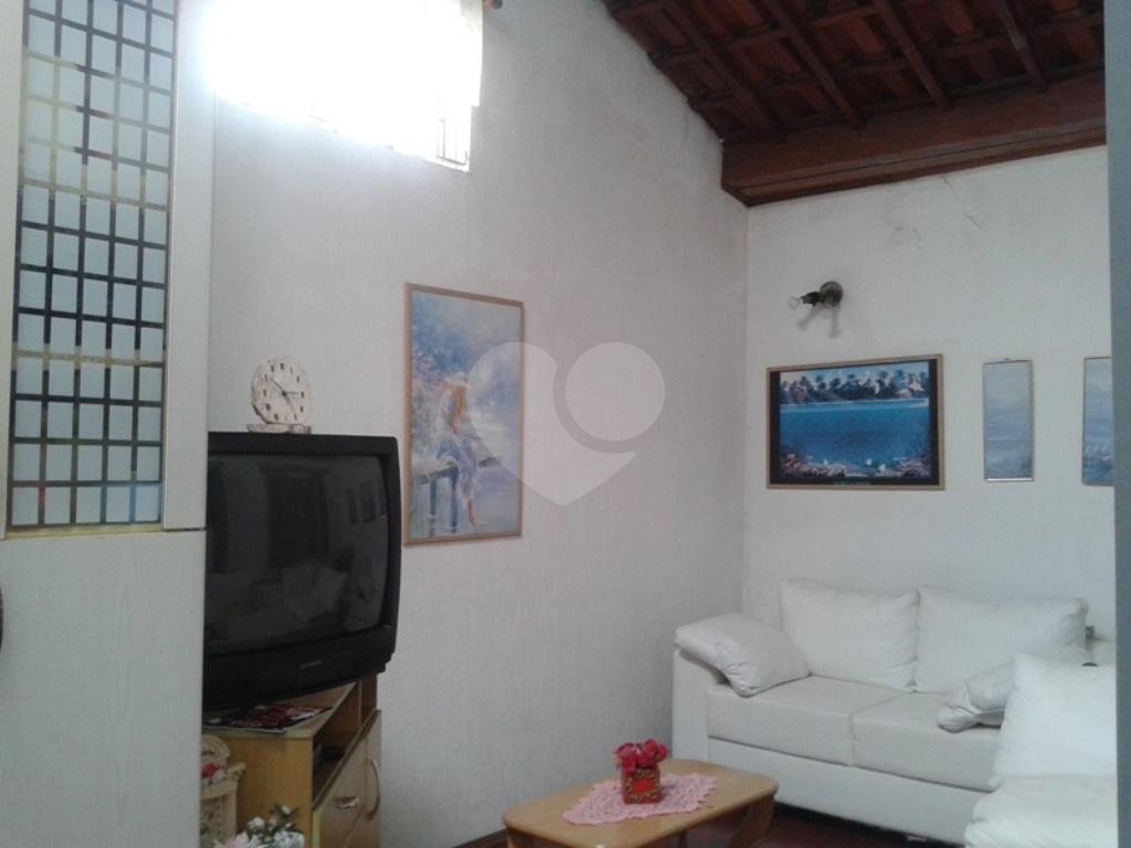 Casa à venda na Vila Mazzei em local tranquilo