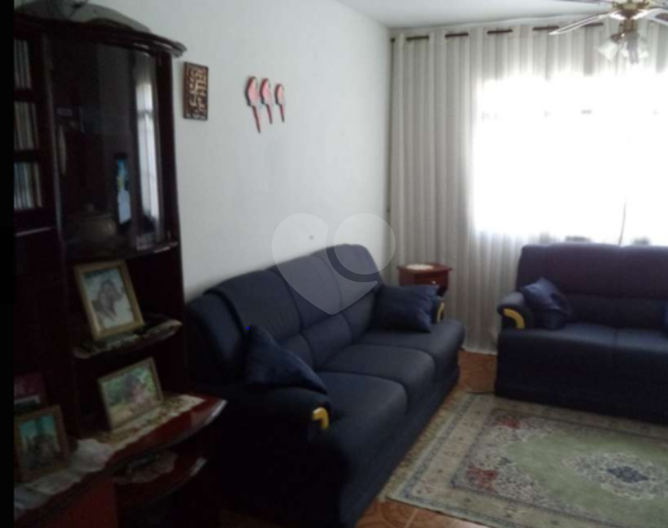 Ótima casa à venda na Rua Rodrigo Caro