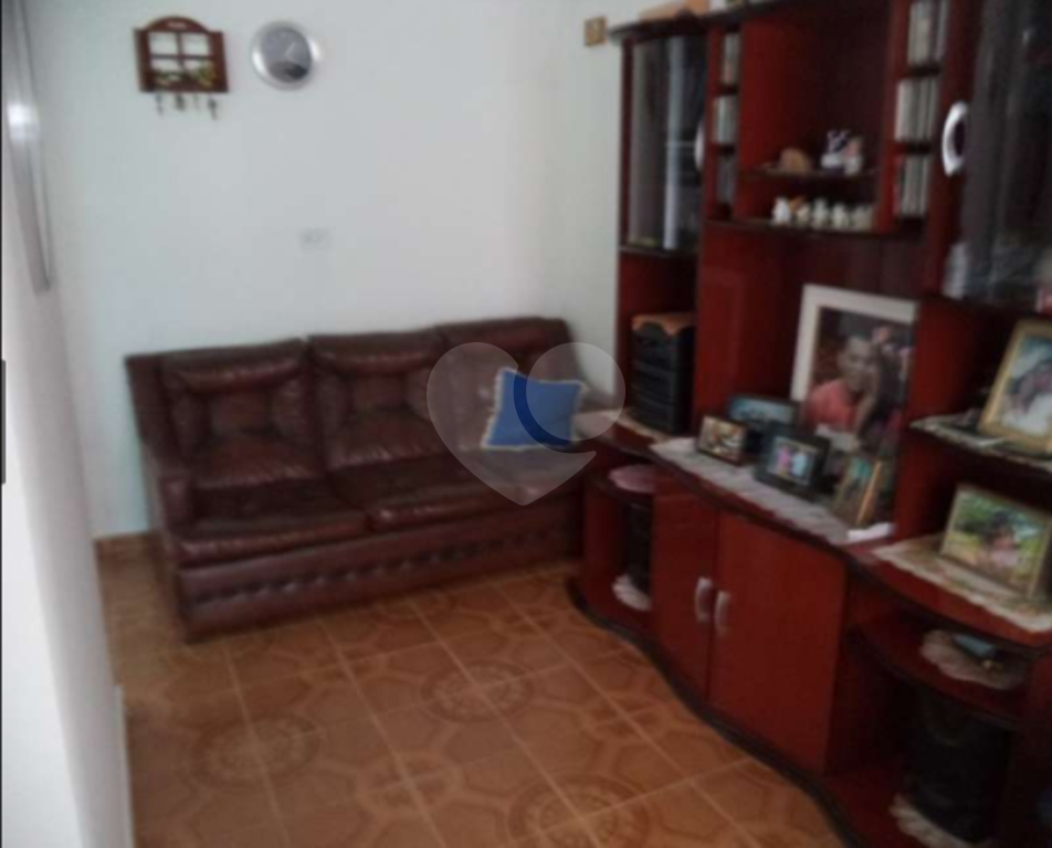 Ótima casa à venda na Rua Rodrigo Caro