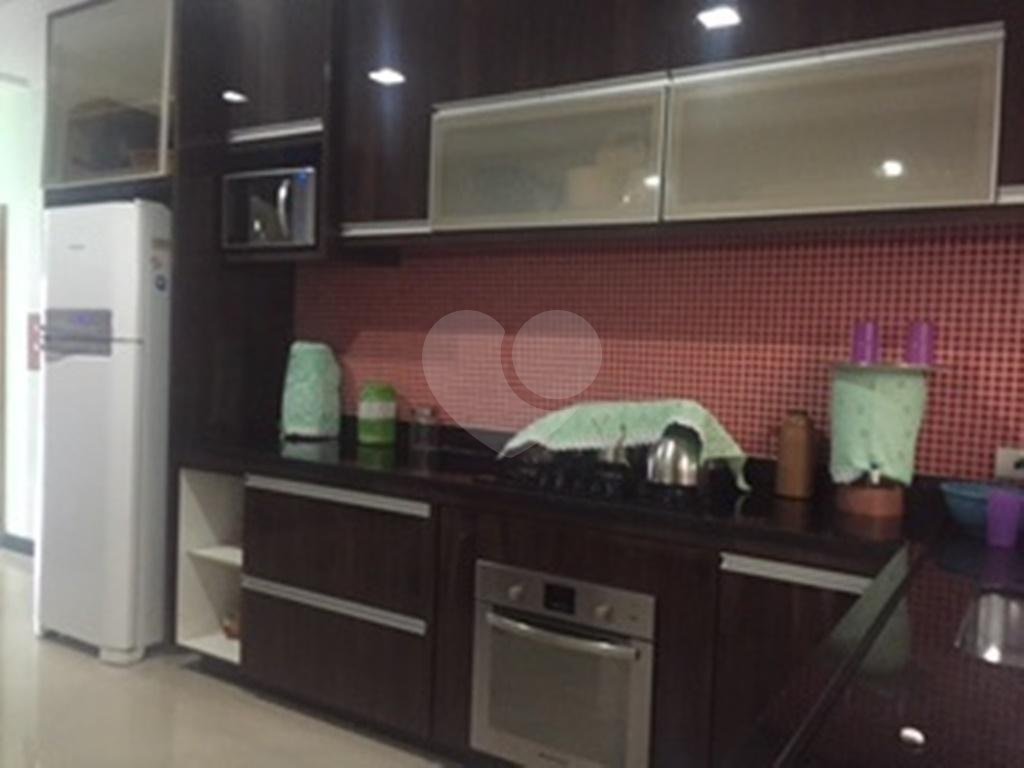 PRÉDIO COMERCIAL EXCELENTE PARA RENDA