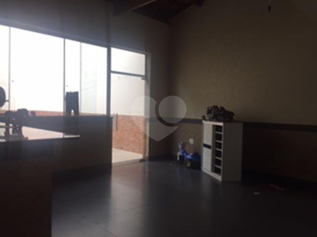 PRÉDIO COMERCIAL EXCELENTE PARA RENDA