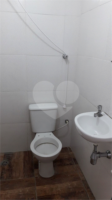 Santana loja de rua = uma casa em baixo com entrada independente