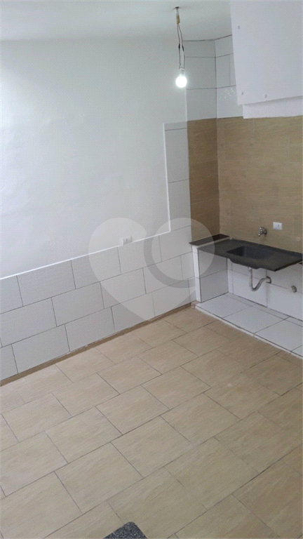 Santana loja de rua = uma casa em baixo com entrada independente