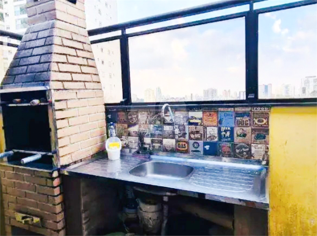 Cobertura duplex modificada  rico em armários mediações do bairro Tucuruvi 