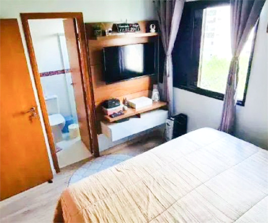 Cobertura duplex modificada  rico em armários mediações do bairro Tucuruvi 