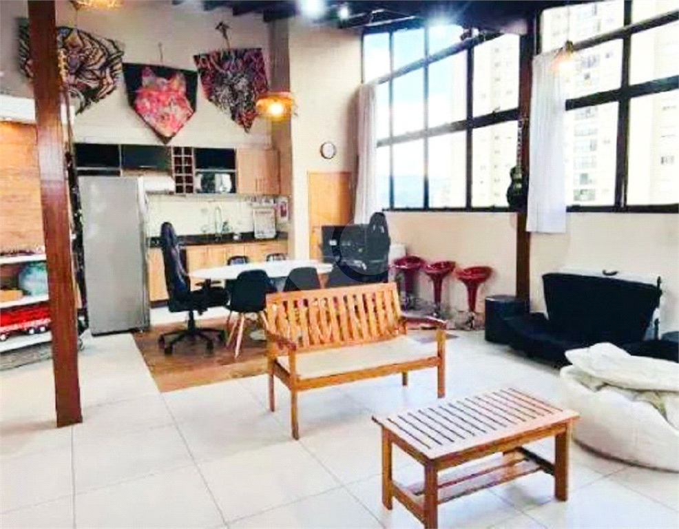Cobertura duplex modificada  rico em armários mediações do bairro Tucuruvi 
