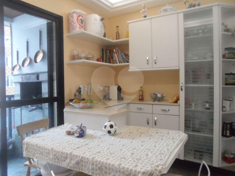 Apartamento à venda com 4 quartos, 220m² - Foto 32