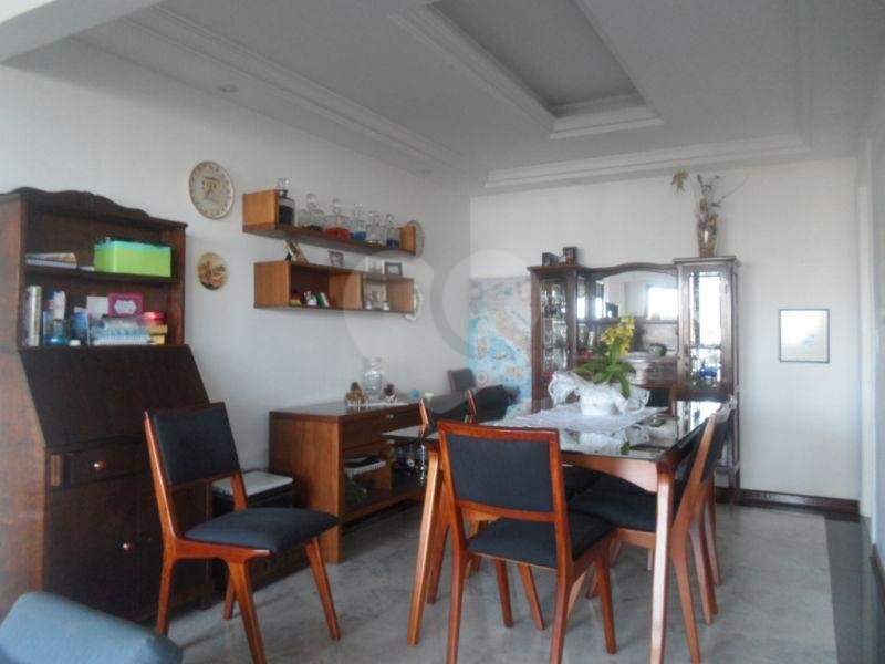 Apartamento à venda com 4 quartos, 220m² - Foto 18