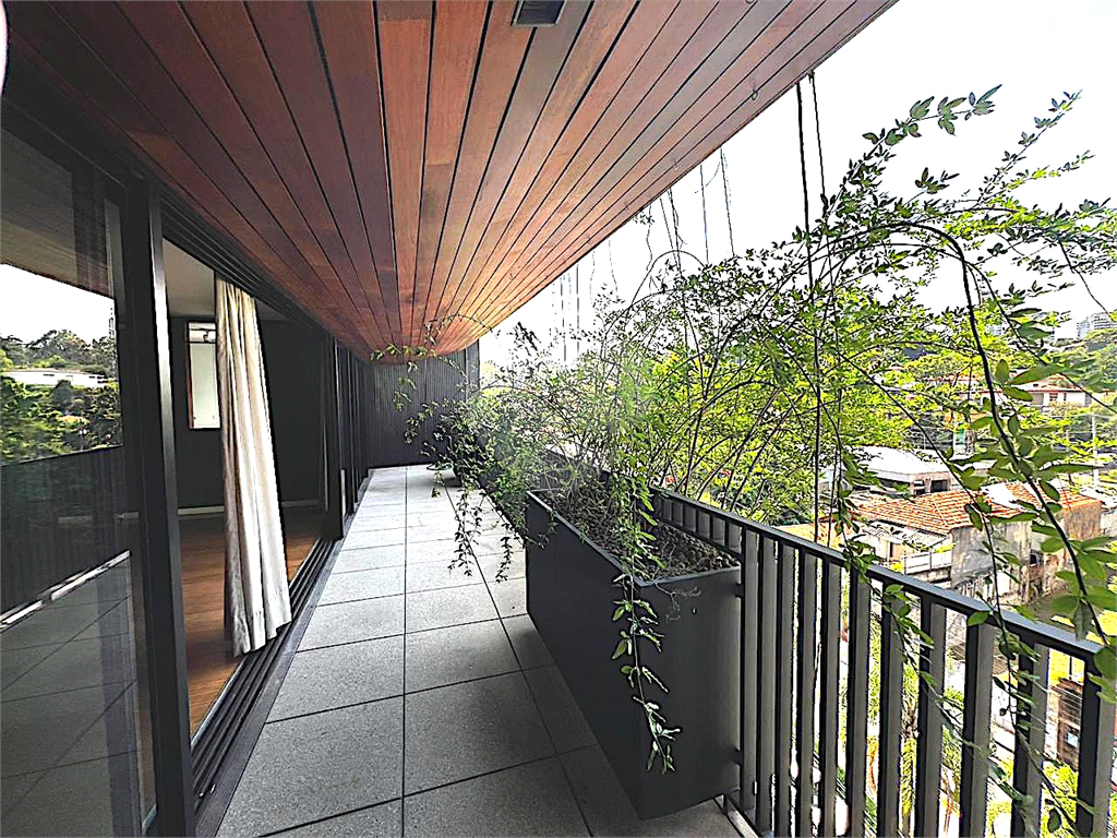 APARTAMENTO em VILA MADALENA