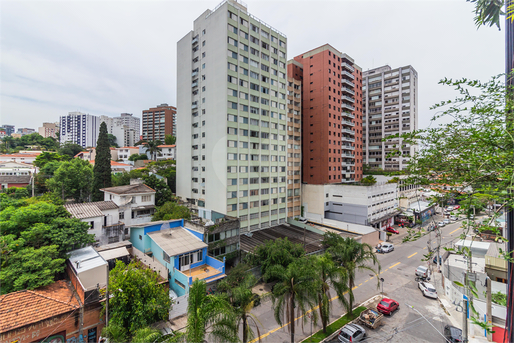 APARTAMENTO em VILA MADALENA