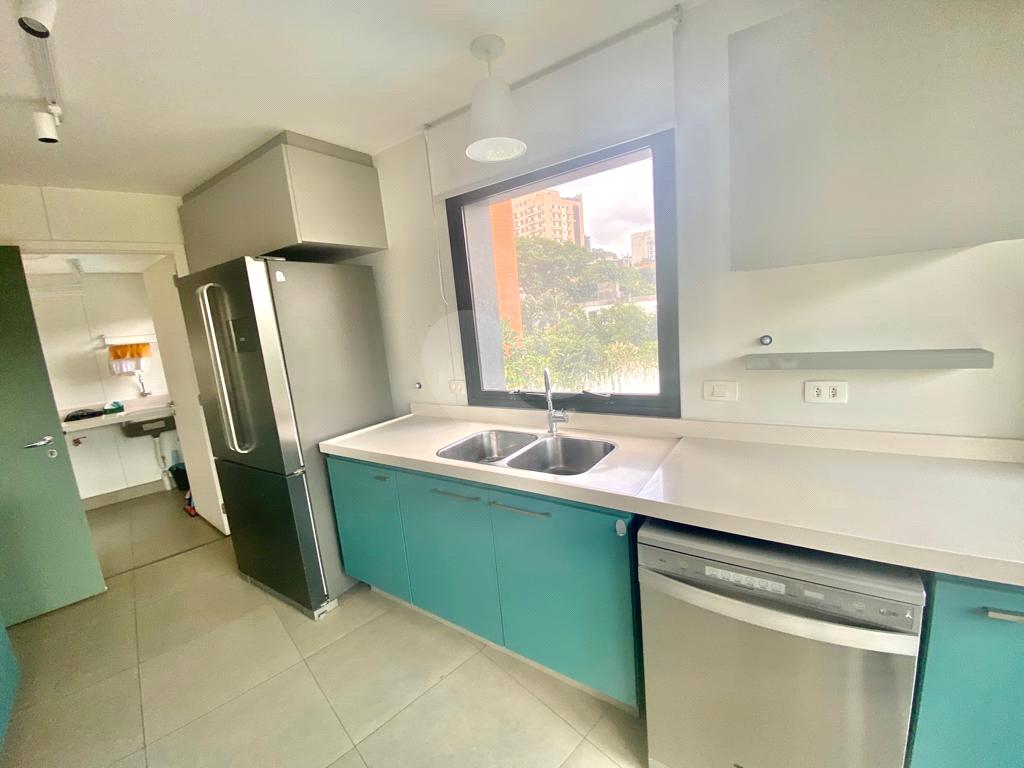 APARTAMENTO em VILA MADALENA