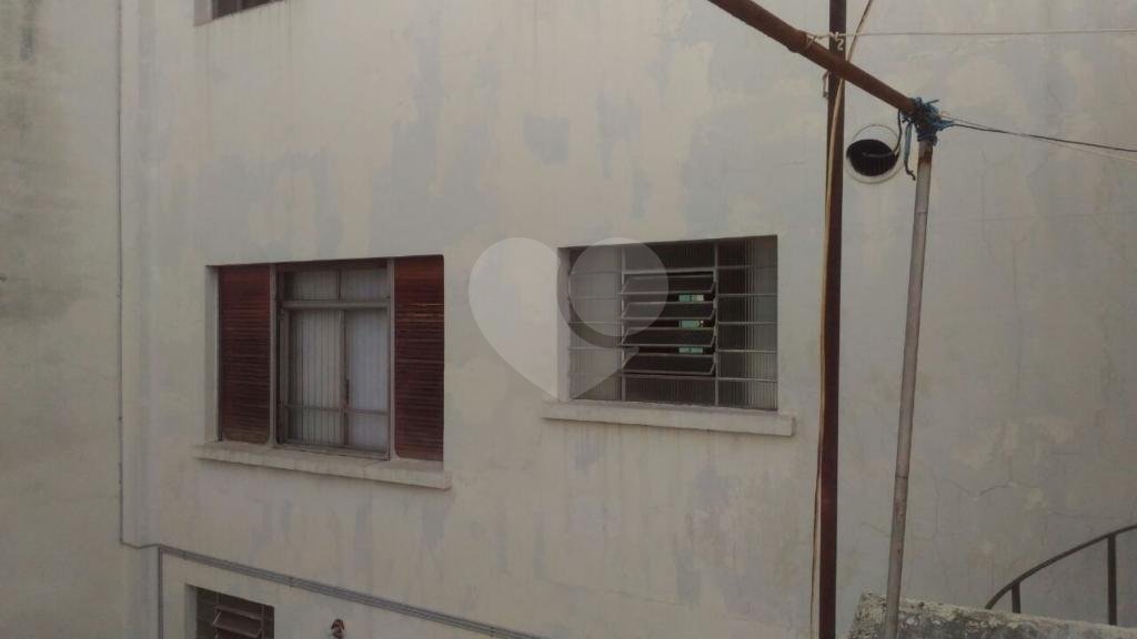 Ótimo prédio residencial à venda na Vila Dom Pedro II em excelente localização. 