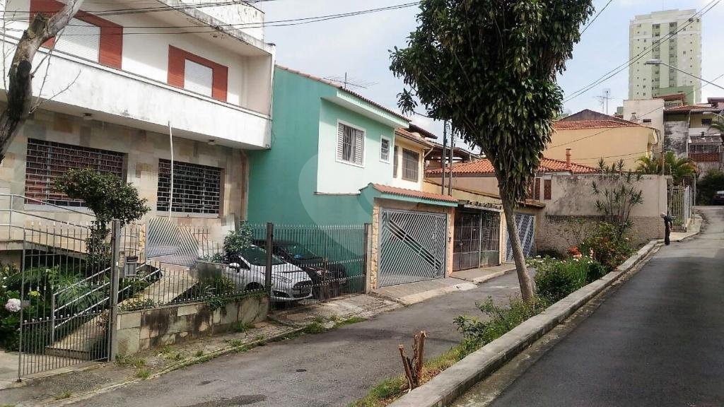 Ótimo prédio residencial à venda na Vila Dom Pedro II em excelente localização. 