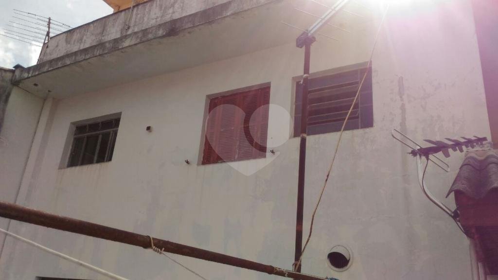 Ótimo prédio residencial à venda na Vila Dom Pedro II em excelente localização. 