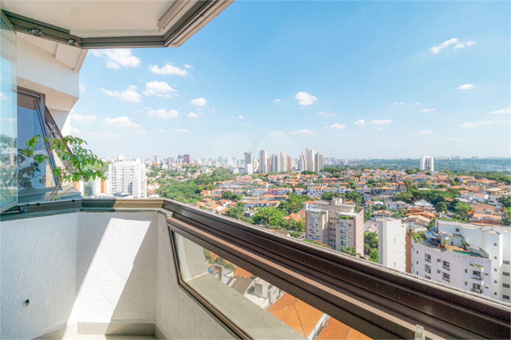 Exclusivo - Apartamento com Vista Livre e Ambientes Iluminados
