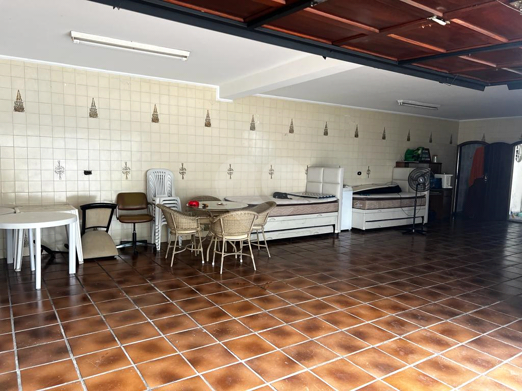 Casa à venda com 3 quartos, 222m² - Foto 24