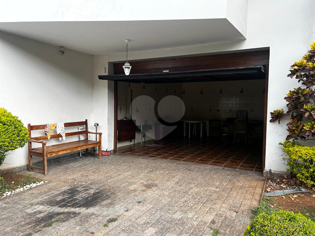 Casa à venda com 3 quartos, 222m² - Foto 27