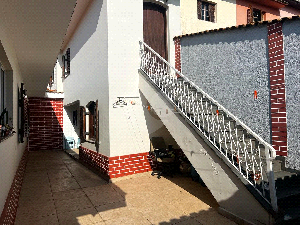 Casa à venda com 3 quartos, 222m² - Foto 33