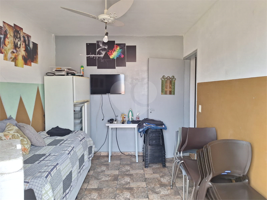 Sobrado com 3 dormitórios, 2 vagas na Vila Maria. Próximo a amplo comércio. Estuda Permuta.