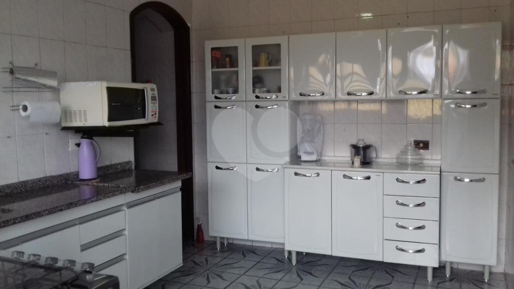 Sobrado com 3 dormitórios, 2 vagas na Vila Maria. Próximo a amplo comércio. Estuda Permuta.