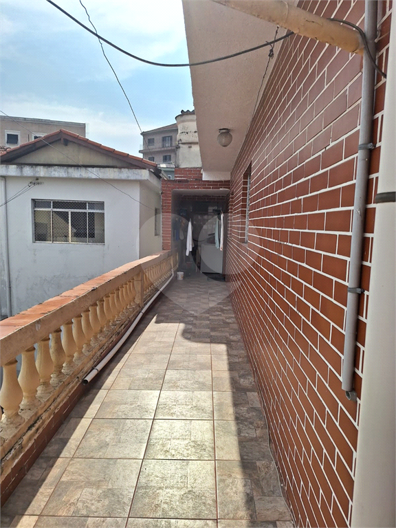 Sobrado com 3 dormitórios, 2 vagas na Vila Maria. Próximo a amplo comércio. Estuda Permuta.