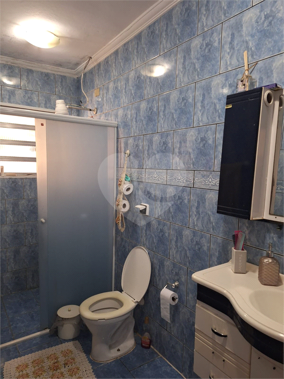 Sobrado com 3 dormitórios, 2 vagas na Vila Maria. Próximo a amplo comércio. Estuda Permuta.