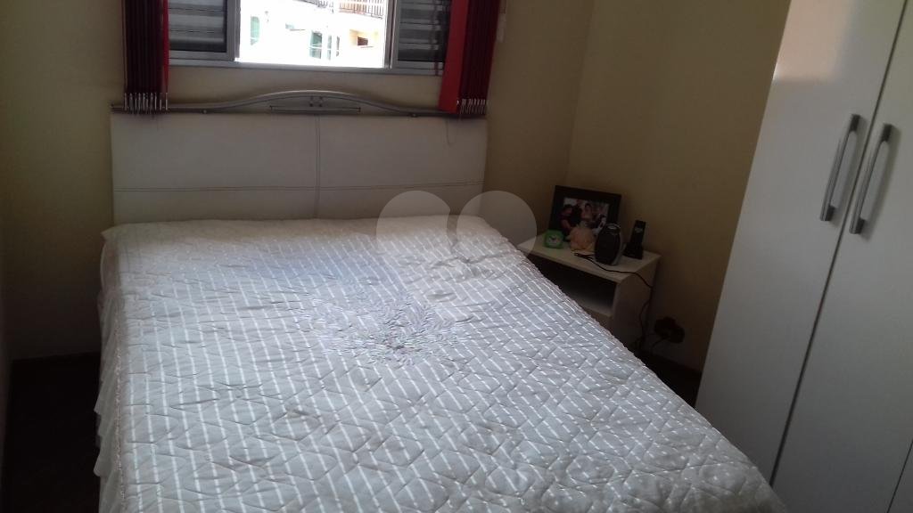 Sobrado com 3 dormitórios, 2 vagas na Vila Maria. Próximo a amplo comércio. Estuda Permuta.