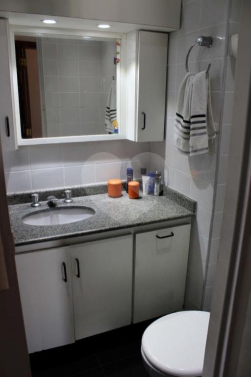 Casa com 87m  3 dorm  2 banheiros  2 salas  e 1 vaga de garagem