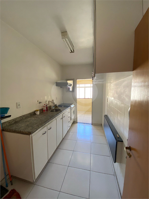 Apartamento com 3 dormitórios à Venda na Av. Júlio Buono!